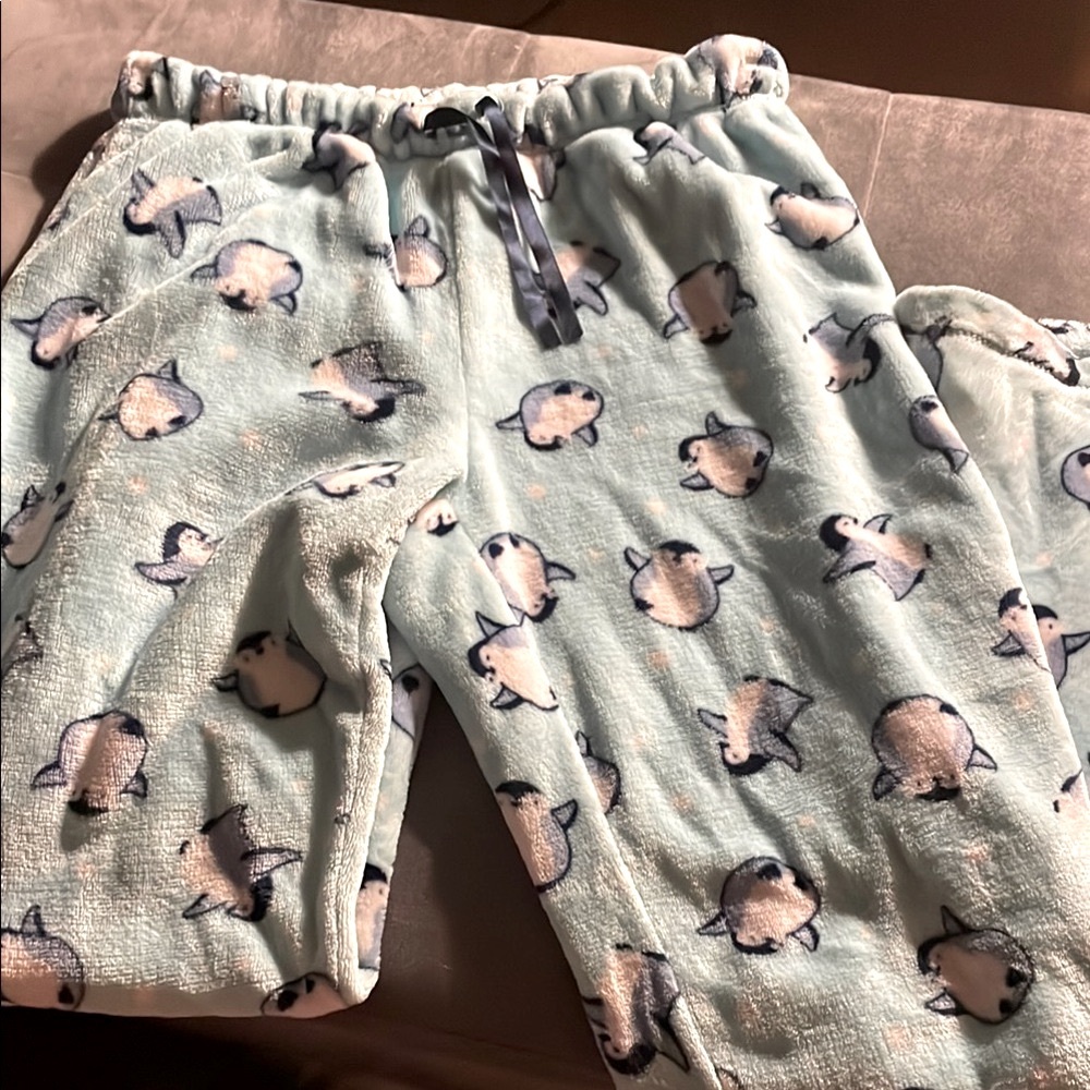 Size M - Cozy Penguin Print Pajama Pants